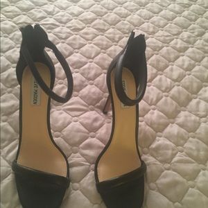 Brand new Steve Madden heels.
